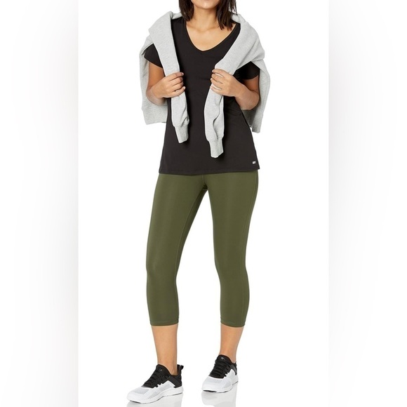 NWT Amazon Essentials Women's Tech Stretch Short-Sleeve V-T-Shirt (2pack) sz 5X - Picture 5 of 10